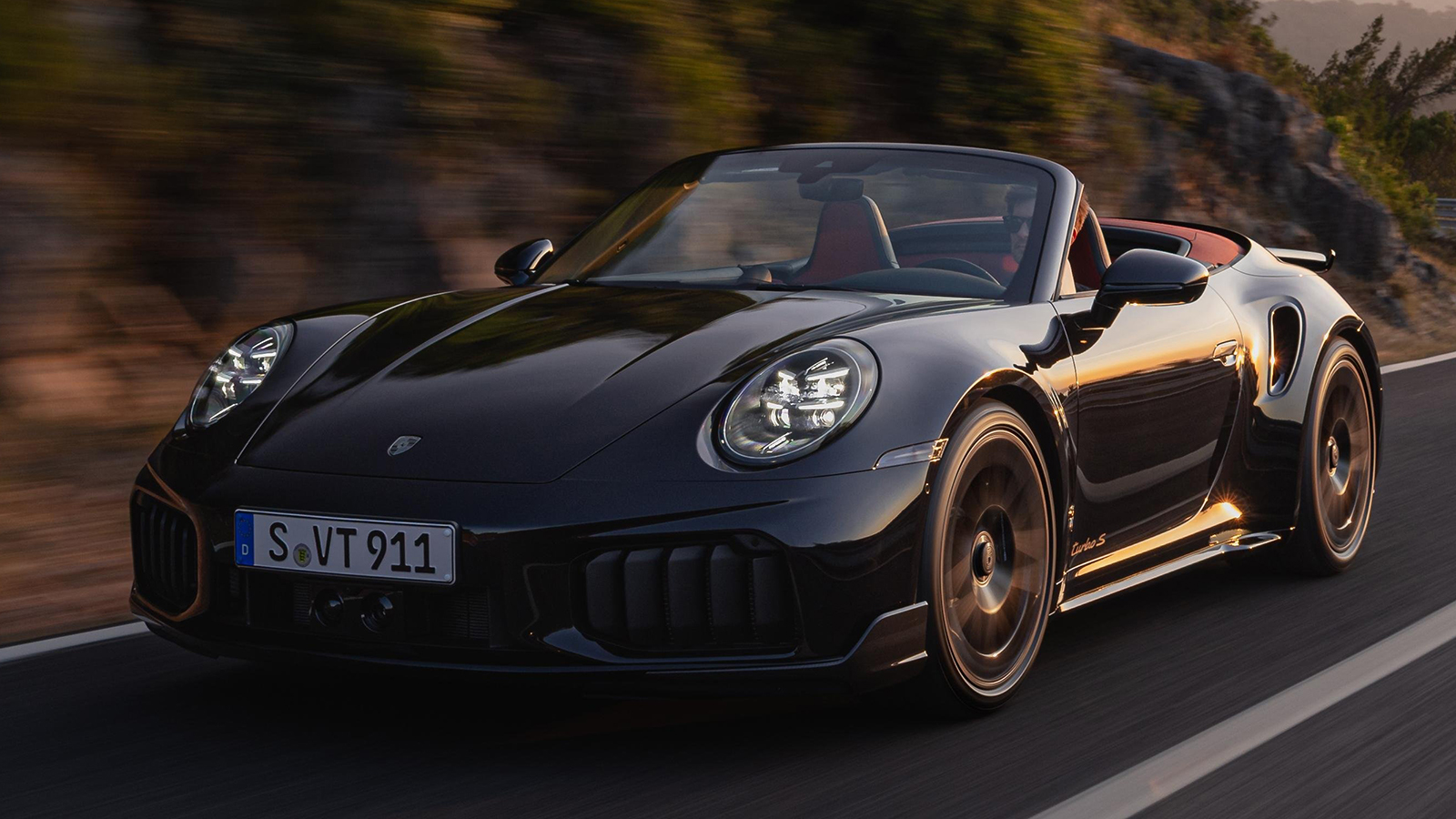 Η Porsche 911 Turbo S έγινε υβριδική με 711 άλογα 